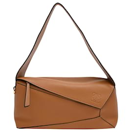 Loewe Puzzle Hobo in pelle di vitello Tan