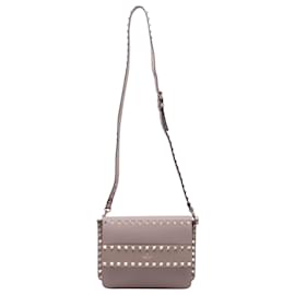 Petit sac bandoulière Valentino Garavani Rockstud en cuir beige