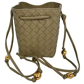 Borsa a secchiello Small Intrecciato in pelle di agnello Bottega Veneta color Olive