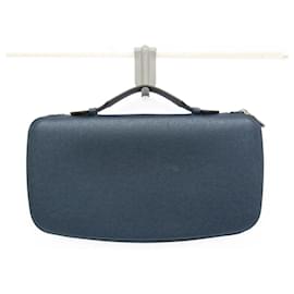Organizador Atoll Louis Vuitton en piel Taiga