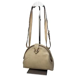 Céline Vintage Celine Leder Schultertasche Creme Goldfarbenes Drehsverschluss