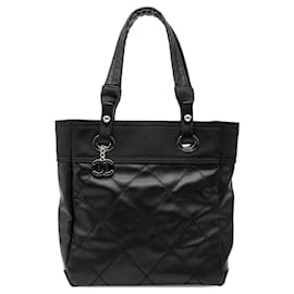 Chanel Paris Biarritz Tote aus gestepptem beschichtetem Canvas Small Schwarz