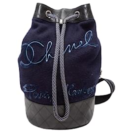 Zaino a secchiello Paris Hamburg in lana e pelle di vitello blu navy e nero Chanel