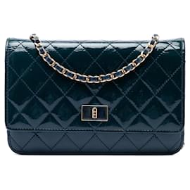 Borsa a tracolla Chanel Reissue 2.55 trapuntata in vernice blu Wallet On Chain