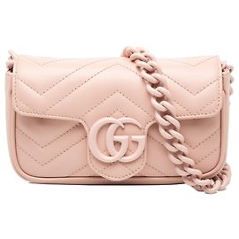 Borsa cintura Gucci GG Marmont Matelasse in pelle monocromatica con catena rosa
