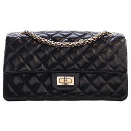 Borsa a tracolla Chanel Reissue 2.55 Accordion Flap 225 in vitello lucido matelassé nero