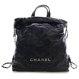 Zaino Chanel 22 Large in pelle di vitello lucida trapuntata nera