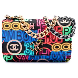 Borsa Chanel 19 in nylon con stampa graffiti nero con catena