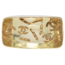 Chanel CC Ring aus Acryl und vergoldetem Logo