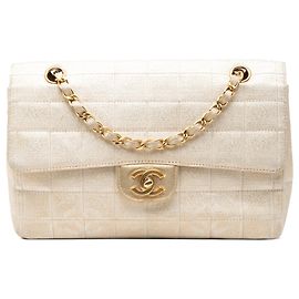 Bolsa de ombro Chanel New Travel Line Medium em nylon metálico dourado de aba única