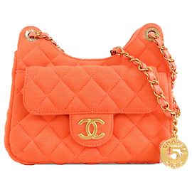 Borsa a tracolla Chanel Small Quilted Jersey Wavy CC Arancione