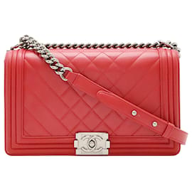 Borsa a tracolla Chanel Medium Boy Flap in agnello trapuntato Chevron e Diamond rosso