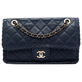 Borsa a tracolla Chanel Medium Quilted Iridescent Calfskin Happy Stitch Flap Blu