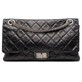 Sac à bandoulière Chanel Reissue 2.55 Double Flap 228 en cuir de veau vieilli matelassé noir