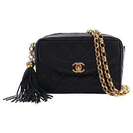 Borsa a tracolla Chanel Diana piccola in agnello trapuntato nero con nappa