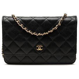 Sac bandoulière Chanel CC Quilted Caviar en cuir noir avec chaîne