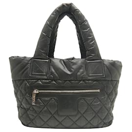 Chanel Small Quilted Nylon Coco Cocoon Tote in Schwarz