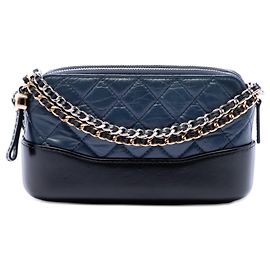 Clutch Chanel Gabrielle Bicolor in pelle di vitello invecchiata blu con doppia zip e borsa a tracolla con catena