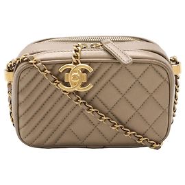 Chanel Mini Quilted Lambskin Coco Boy Kamera Tasche aus goldenem Lammleder