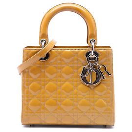 Borsa Lady Dior Medium in vernice cannage giallo