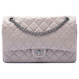 Borsa a tracolla Chanel Reissue 2.55 Double Flap 226 in pelle di vitello invecchiata trapuntata grigia