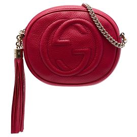 Mini borsa a tracolla Soho in pelle di vitello martellata rossa Gucci con catena