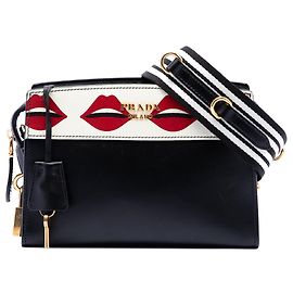 Bolso bandolera Esplanade de piel de becerro City y Saffiano con estampado de labios negro de Prada