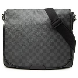 Borsa a tracolla Louis Vuitton Damier Graphite Daniel MM nera