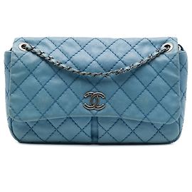 Chanel Medium Schultertasche aus gestepptem Kalbsleder in Blau Natural Beauty mit geteilter Tasche