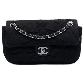 Borsa a tracolla con patta in mesh Chanel CC Ultra Stitch Nera