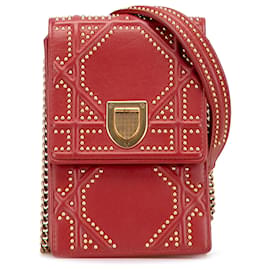 Borsa a tracolla verticale Diorama in pelle d'agnello borchiata rossa Dior