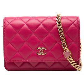 Borsa a tracolla Chanel Samba Mini CC in agnello trapuntato con perle rosa