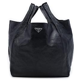 Tote de napa arrugada negro Prada