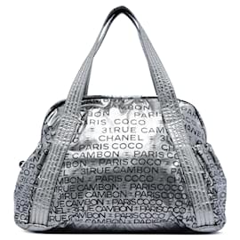 Tote Unlimited Ligne in tela metallizzata argentata Chanel