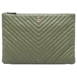 Clutch Chanel Large CC Chevron Calfskin O Case Verde