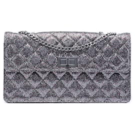 Bolso bandolera Chanel Reissue 2.55 Flap en lona de purpurina acolchada plateada
