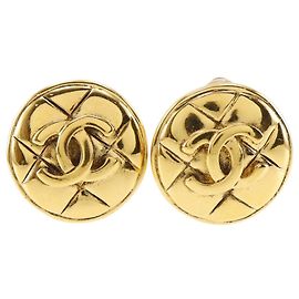 Orecchini a cerchio Chanel CC trapuntati placcati oro