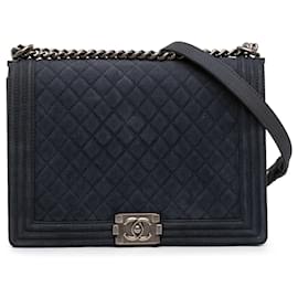 Borsa a tracolla Chanel Large Boy Flap in caviar trapuntato iridescente blu