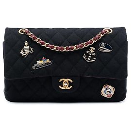 Chanel Paris Hamburg Medium Classic Jersey Coco Sailor Charms Double Flap Schultertasche Schwarz