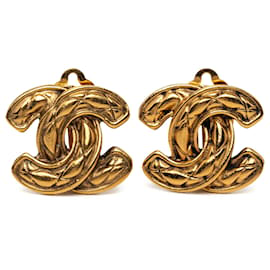 Orecchini a clip trapuntati Chanel CC placcati oro