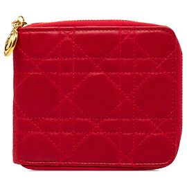 Cartera compacta Lady Dior Zip Around en piel de cordero roja Cannage Dior
