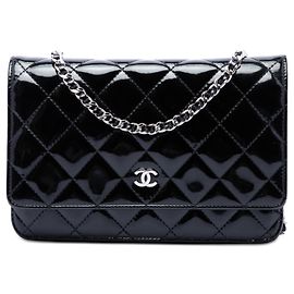 Bolsa transversal Chanel CC Quilted Patent Wallet On Chain preta
