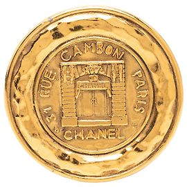 Spilla Medaglione Chanel Gold Plated 31 Rue Cambon Dorata