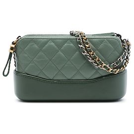 Grüne Chanel Gabrielle Clutch aus gealtertem Kalbsleder mit Doppelreißverschluss und Crossbody-Tasche mit Kette