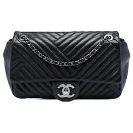 Borsa a tracolla Chanel Small Lambskin CC Crossing Flap Nera