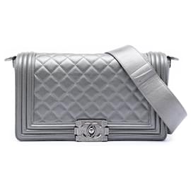 Borsa a tracolla Chanel Old Medium Boy Flap in agnello trapuntato grigio