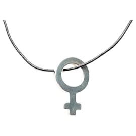 Collar con colgante de símbolo de Venus en cuero y plata de ley plateada Gucci