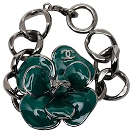 Bracciale a catena Camélia Chanel CC in ottone rutenio e smalto verde