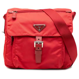 Bolso bandolera Prada en Tessuto rojo con ribetes Saffiano y cierre de hebilla con cremallera
