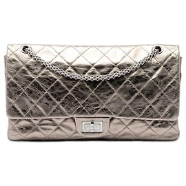 Borsa a tracolla Chanel Reissue 2.55 Double Flap 227 in pelle di vitello invecchiata metallizzata oro